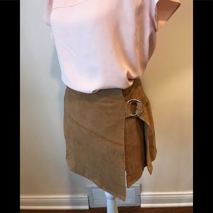 Free People Charlie suede wrap mini skirt tan M 🌷